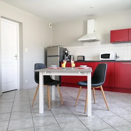 Le 32 Apartment Коняк Екстериор снимка